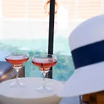 Golden Sun Lägenhetshotell Agios Christoforos (Lefkada)