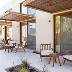 Golden Sun Lägenhetshotell Agios Christoforos (Lefkada)