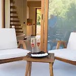 Golden Sun Lägenhetshotell Agios Christoforos (Lefkada)
